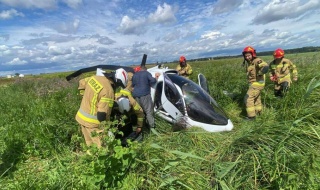 Wypadek lotniczy w Łódzkiem: Wiatrakowiec runął na ziemię, w maszynie były dwie osoby [Foto]