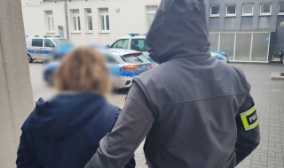 Bili drewnianymi przedmiotami i wyzywali 8-latka. Wstrząsający obraz przemocy w rodzinie zastępczej w Zgierzu. Rodzice w areszcie