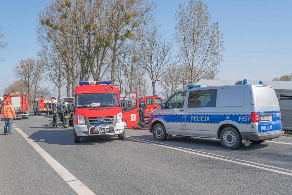 Strażacy i policjanci z powiatu łęczyckiego objęci kwarantanną. Mieli kontakt z zakażonym ratownikiem medycznym