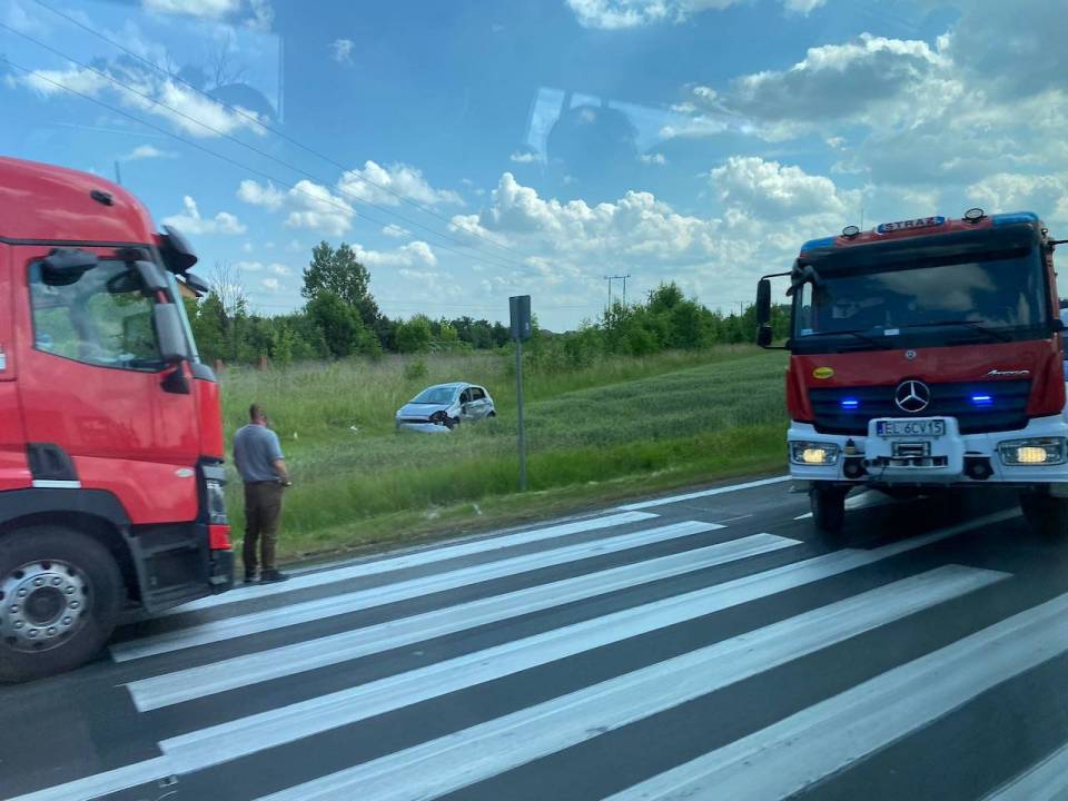 Groźny wypadek na DK91, zderzyły się dwa pojazdy. Na miejscu wszystkie służby ratunkowe