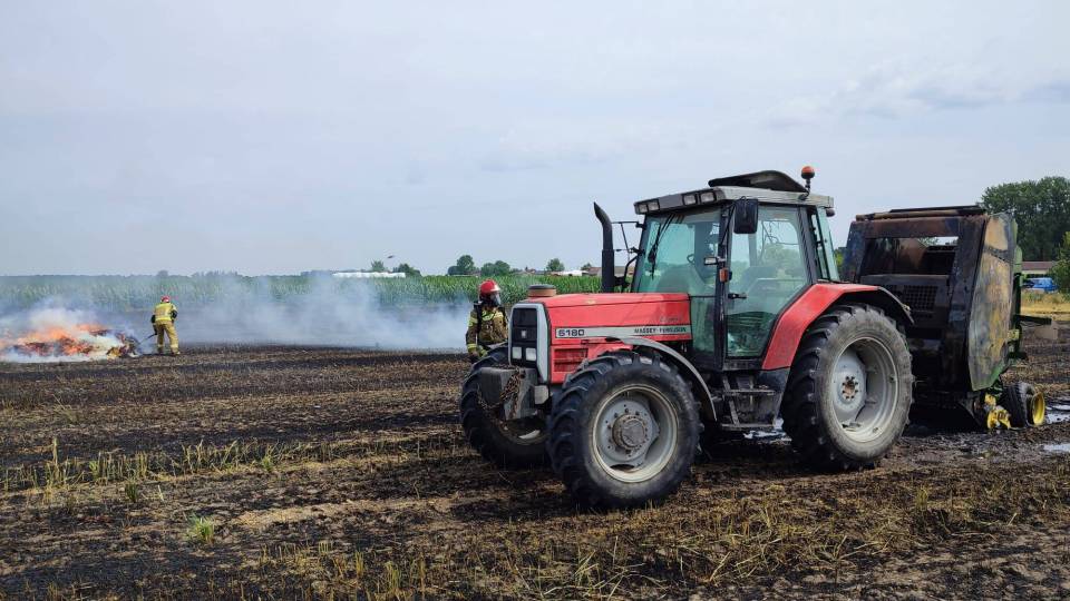 Pożar w gminie Ozorków, w akcji kilka zastępów strażaków