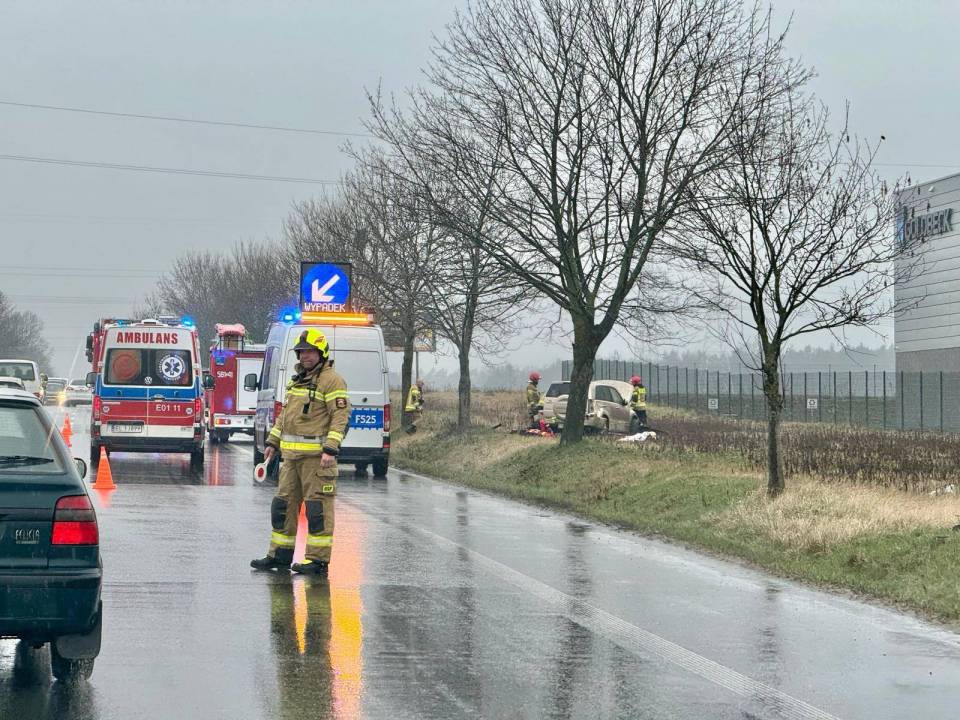 Wypadek na DK91, trwa akcja służb ratunkowych. Utrudnienia dla kierowców